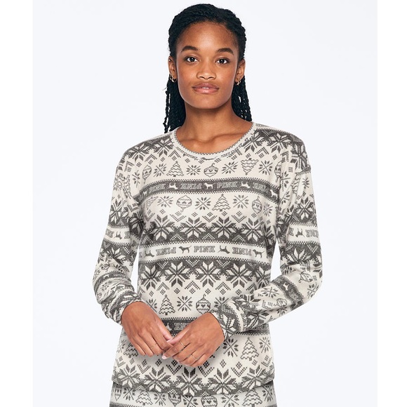 PINK Victoria’s Secret Cozy Holiday Sleep Top NWT - Picture 2 of 3